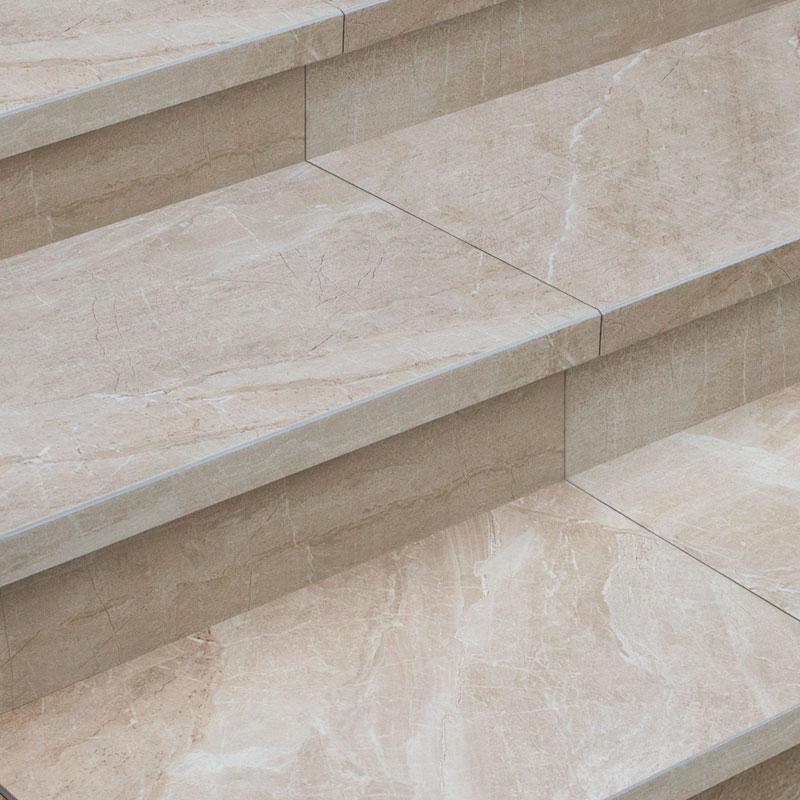 Ступени Adrenaline Beige 67,5х33х3,5 фронтальная серия Adrenaline